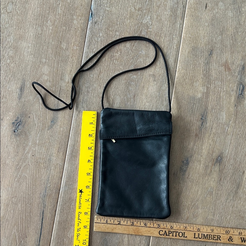 Elegant Black Leather Shoulder Bag